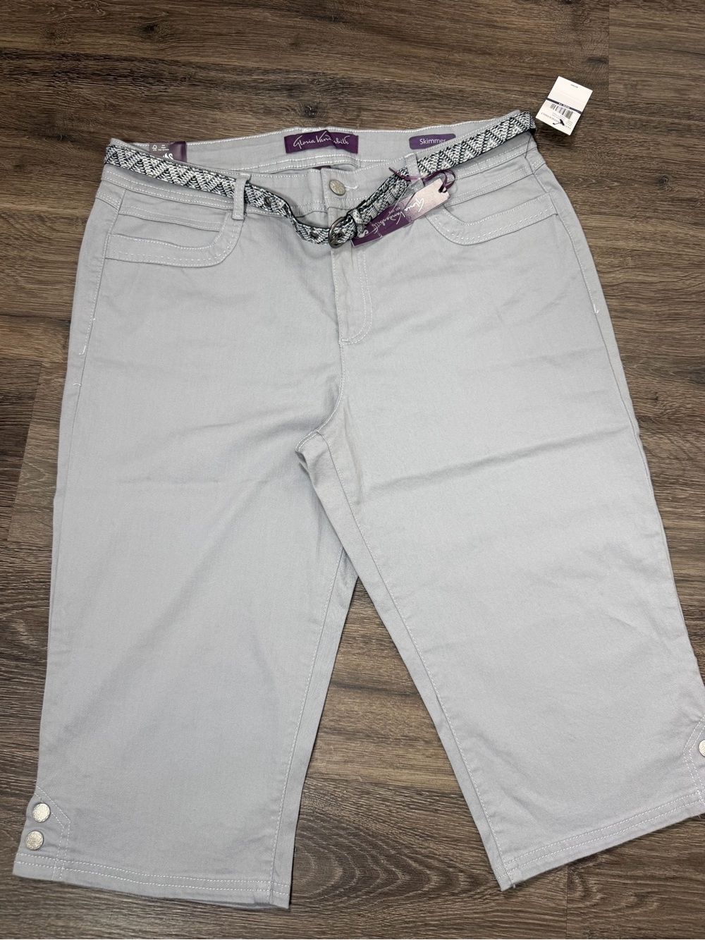 Gloria Vanderbilt Pippa Skimmer Capri Pants Size 14 French Toile Gray NWT Belted